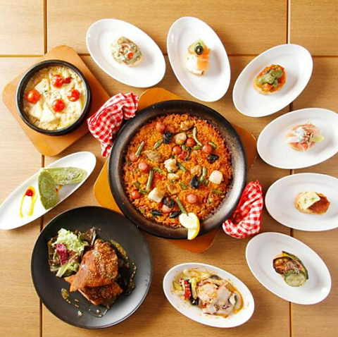 200種類以上のワインとスペイン料理を気軽に楽しんで！