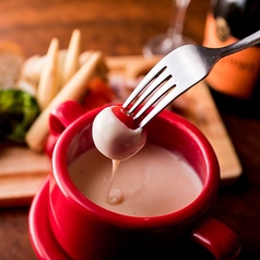 お肉は勿論アラカルト料理も豊富に取り揃え♪の写真