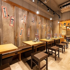 【大人数宴会もご利用可能！】上野エリアでの大人数宴会は『屋台屋 博多劇場』にお任せください！歓送迎会や会社の飲み会、二次会、同窓会、仲間との集まりなど、さまざまなシーンに対応可能。大人数でも周りを気にせず、安心して思い思いに楽しめます。貸切などのご相談も気軽に店舗までご連絡ください♪