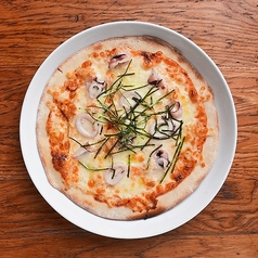 やりいかと明太子のピザ