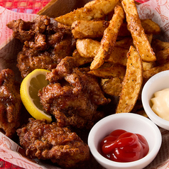 チキンバスケット（ポテト、唐揚げ）