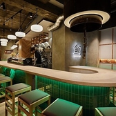 【カウンター席完備◎】会社の飲み会はもちろん、仕事帰りのサク飲みやデートにもお使いいただけます◎お一人様も大歓迎です。ぜひ、お気軽にお立ち寄りください。