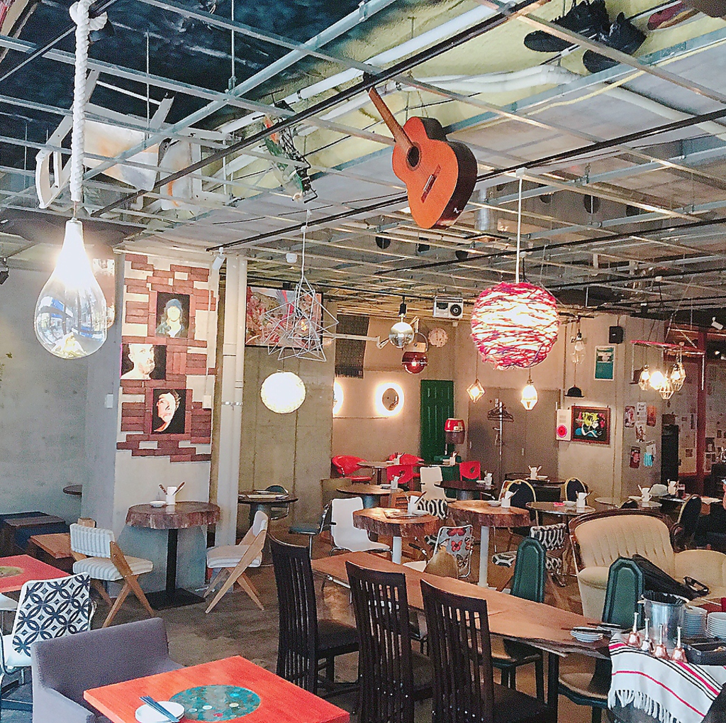 船橋イチおしゃれで落ち着く空間にはテーブル・ソファー・個室・座敷・テラスなど様々な席をご用意！