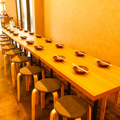 刈谷駅3分、和の趣き溢れる店内は大人の為の落ち着いた雰囲気となります。2名様130名様までご利用可能な個室席は刈谷駅での接待や女子会、合コンなど各種宴会に最適なプライベート個室空間♪お得な宴会コースプランも2480円~ご用意。誕生日や記念日にお得なサプライズ特典もご用意しております。創作和食居酒屋