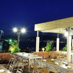 《海峡ビアガーデン》夜空を彩る花火と共に、美しい夜景を眺めながら贅沢なひとときを過ごせます♪