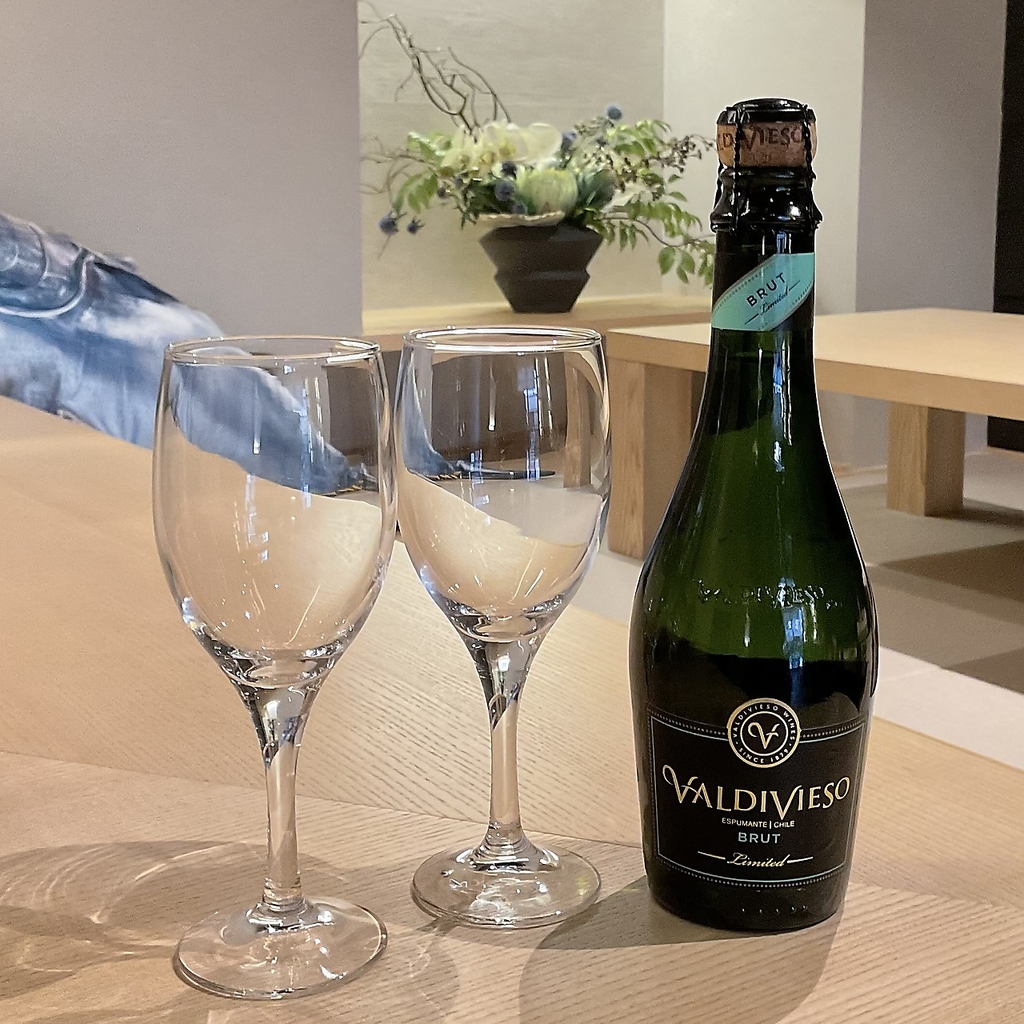 記念日や誕生日にはスパークリングワインで乾杯を♪大切な方と過ごす特別な時間を華やかに彩ります。