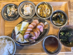 ホルモンヤキニク ひまわりのおすすめランチ1