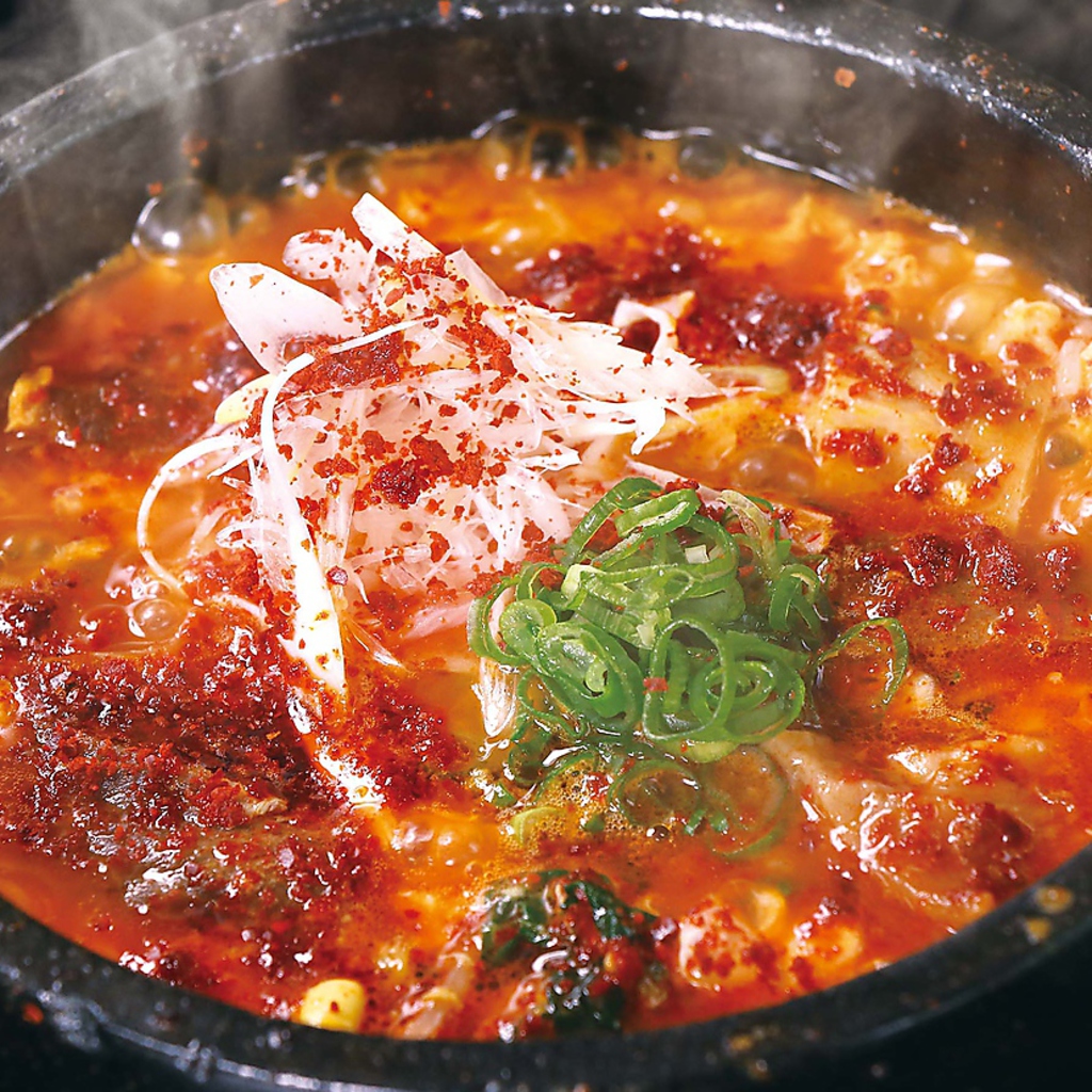 焼肉の後の〆は熱々のご飯もので！コク旨のオリジナル☆クッパはクセになる旨さです！