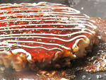 創業33年の技と味。一口食べれば秘伝ソースの旨みが口いっぱいに広がります。