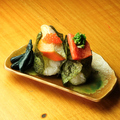 料理メニュー写真&nbsp;鮭といくらの親子おにぎり