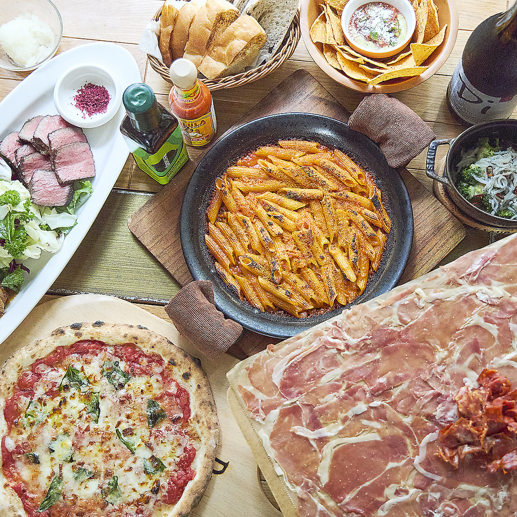 コースはDi PUNTOのイチオシがたっぷり楽しめる！もちろん生ハムのてんこ盛りも付いてます！