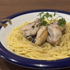 牡蠣10個！オイルパスタ