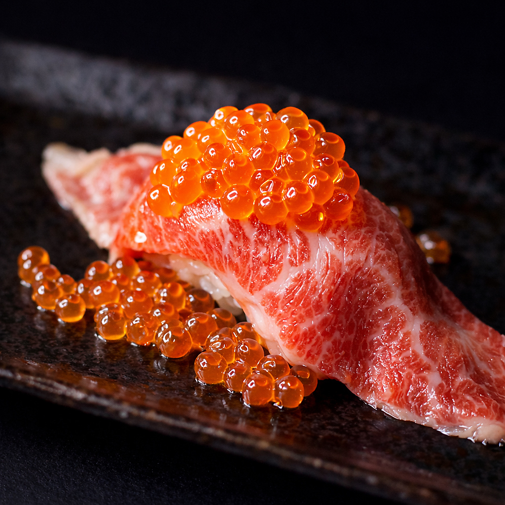 大人気！贅沢肉寿司！豪快ないくらのせやうにのせも！