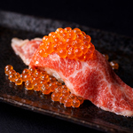 大人気！贅沢肉寿司！豪快ないくらのせやうにのせも！