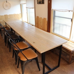 2階で12名様まとまってお座りいただけます。