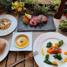 シェフ手作りのお料理をラヴィモアで