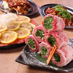驚愕コスパ!1焼肉が90円〜！迫力の豚タンもありますよ☆の写真