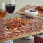 生ハムをお腹いっぱい食べたい！そんなあなたの夢が実現♪生ハムとサラミのてんこ盛り