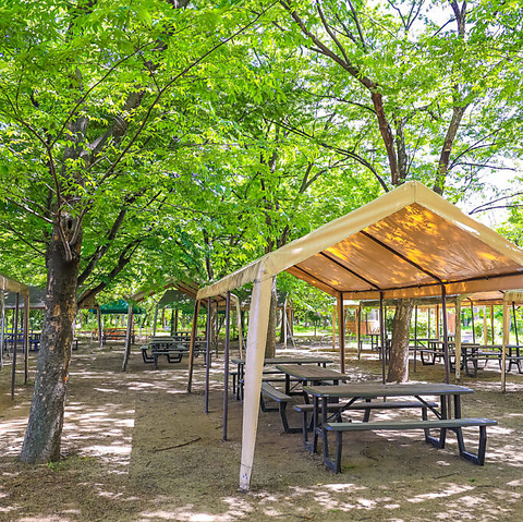 長居駅すぐ◎木々に囲まれた自然豊かな公園で、手ぶらバーベキューが楽しめちゃう☆