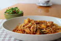 ほぐし鶏と彩り野菜のパスタ