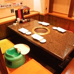 週末家族でゆったり過ごしたい時には、掘りごたつ座敷がおすすめ★じっくり肉を育てて…