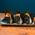 料理メニュー写真 おにぎり（とろたくor梅or明太子）