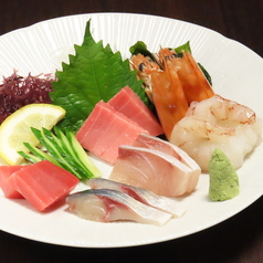 旬の恵みをそのまま堪能する「新鮮魚介＆博多名物」