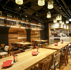 着席時34名、立食時45名の貸切が可能です。貸切プランや、ご予算等のご相談承っておりますので、事前にご相談ください。