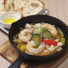 魚介ときのこのアヒージョ