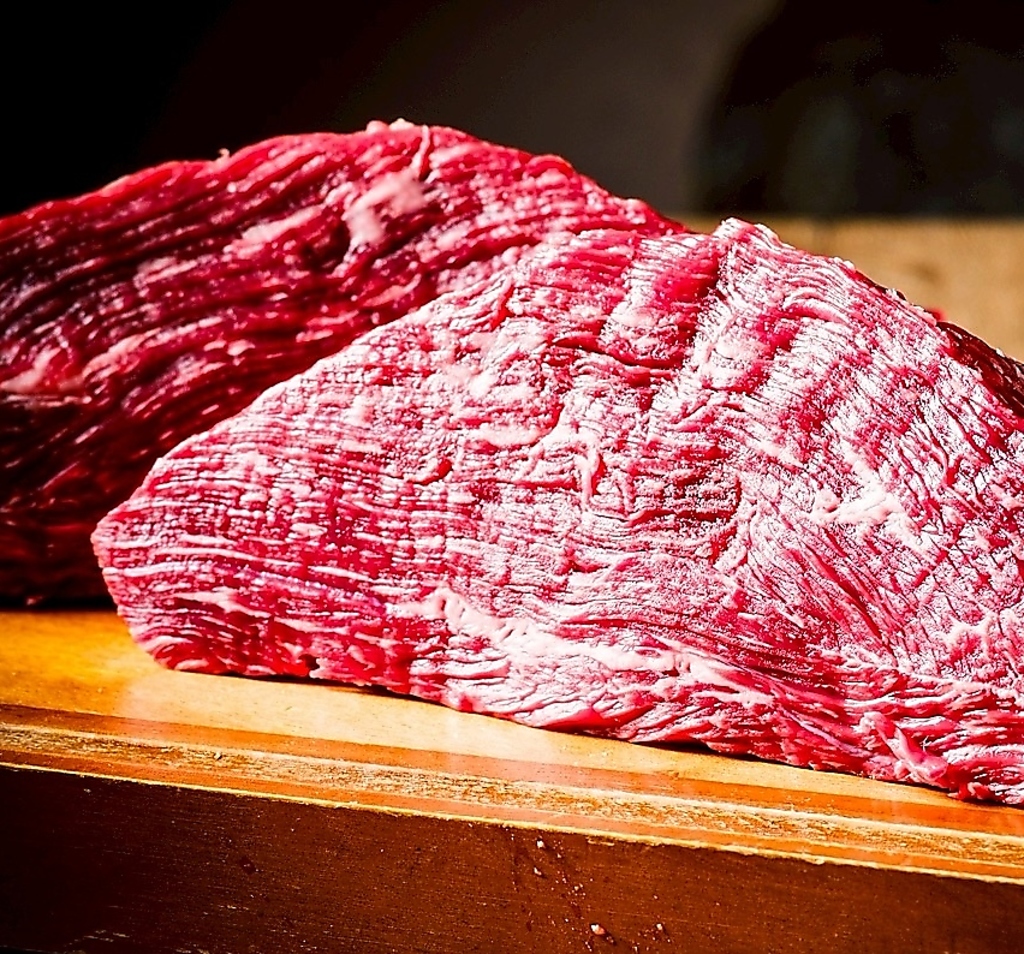 店内で捌く新鮮なお肉