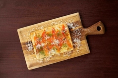 スモークサーモンとクリームちのピザ