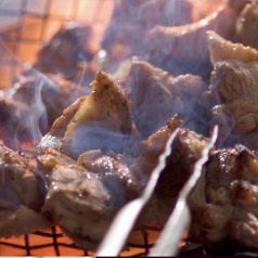 焼き師が焼き上げる絶品炭火炙り焼き