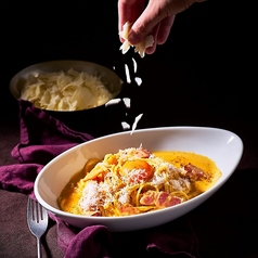 3種チーズの濃厚カルボナーラ(クリーム)/博多明太子クリーム(クリーム)