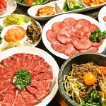 宴会コースは4400円(税込)～！柔らか～いお肉にびっくり★定番だけど子供もみんな大好きな料理内容