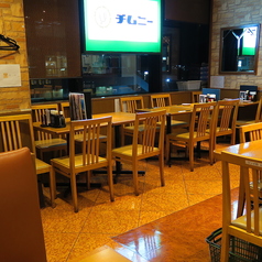 70名様～90名様で貸切可能です。各種宴会のご予約お待ちしております。