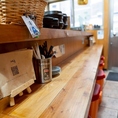 当店では座り席カウンターを6席ご用意しております。