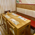 木の温もりを感じる落ち着いたお席。和の趣が魅力です。