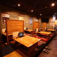 お座敷はそれぞれ仕切りがあり、お隣のお席を気にせずにご飲食いただけるプライベートな空間をご提供しています。家族や友人との大切な時間を、周囲を気にせずゆったりとお楽しみいただけます。落ち着いた雰囲気の中で、心ゆくまで美味しい料理を堪能してください♪