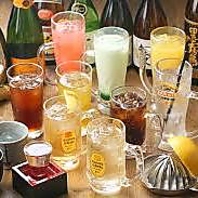 多種多様な100種類のドリンクが飲み放題！