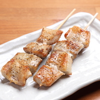 ジャンボ餃子と、丁寧に焼き上げた自慢の手作り串焼き☆