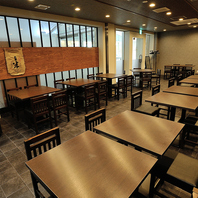 デートから宴会まで！肩肘張らないおしゃれな広々空間