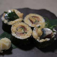 〆鯖ガリ大葉巻き