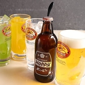生ビールやサワー、ハイボールを最高の状態で提供できるよう、最新のドリンクサーバーを完備しています。特にハッピーアワーの時間帯でも、品質を落とさずキンキンに冷えた一杯を素早く提供。ガス圧や温度管理を徹底した、喉越しの良いドリンクが自慢です。美味しい料理のお供に欠かせない、自慢のドリンク設備です。