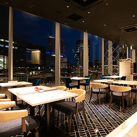 横浜の海辺に佇む本格イタリアンレストラン