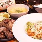 宮崎郷土料理の定番、ちきん南蛮、地鶏炭火焼、冷や汁等も味わえる！