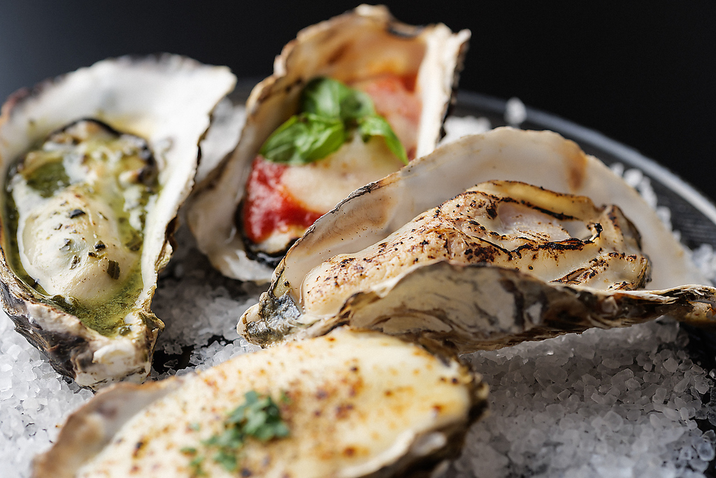 生牡蠣が苦手な方々にもお楽しみ頂ける焼き牡蠣多数御座います☆