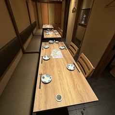 【個室 テーブル席：12名様×1卓】当店は個室もございます！仕切りは外せますので個室最大約２０様までご利用可のです◎