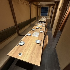 【個室 テーブル席：20名様×1卓】当店は個室もございます！仕切りは外せますので個室最大約２０様までご利用可のです◎