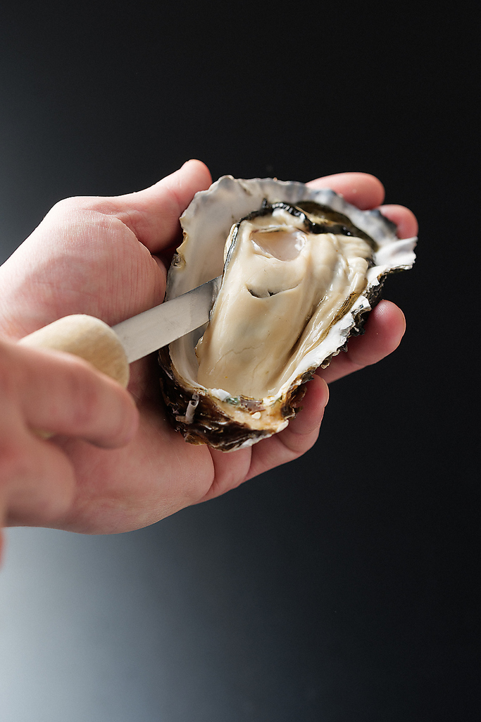 牡蠣の目利きは勿論！届いてから2日以内の牡蠣のみを調理するからこそ安全な牡蠣を提供出来ます☆