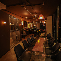 大型スクリーンや音響、マイクなど各種設備使用可能♪